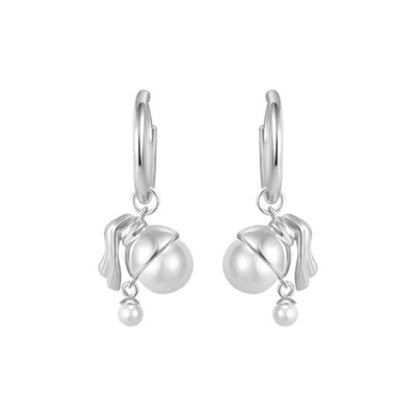Girl with a pearl vintage earrings